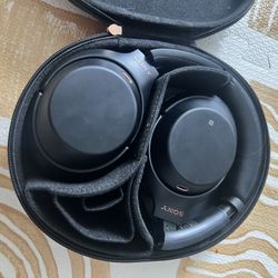 Sony WH-1000XM4 Wireless Premium Noise Canceling Overhead Headphones with Mic for Phone-Call 