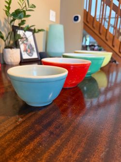 4 Pyrex Bowls (Primary Colors, Vintage Set)