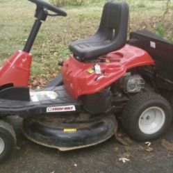 Troy TB30R 30 Inch Ride On Lawn Mower 