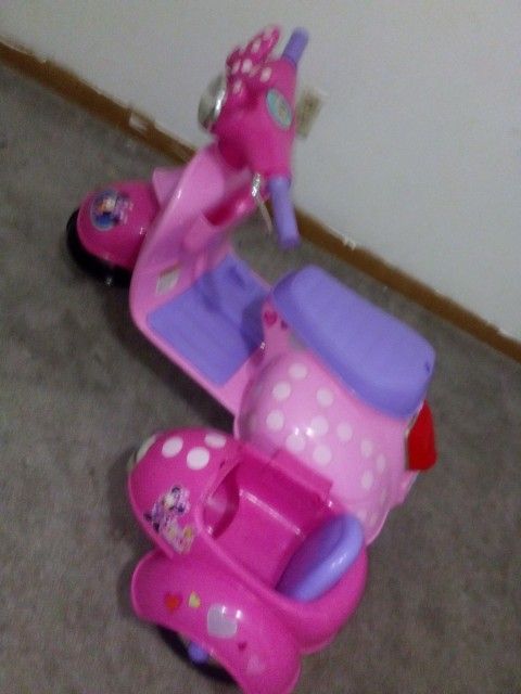 Mini Mouse Children's 3wheeler W/Side Car