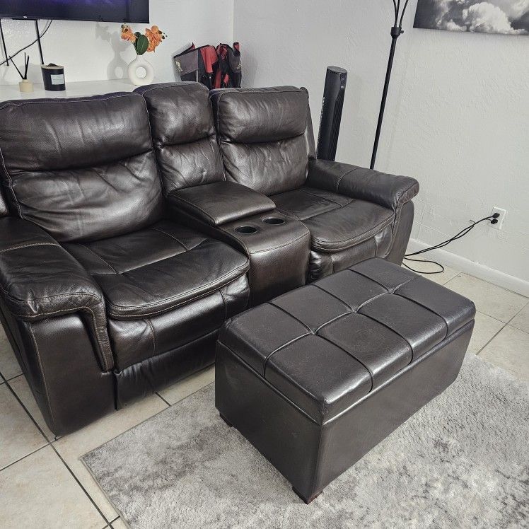 Sofa Reclinable eléctrico de 2 plazas con su reposapies.