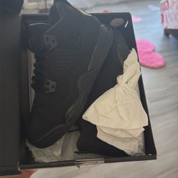 AJ4 “BLACK CAT” Size 3Y