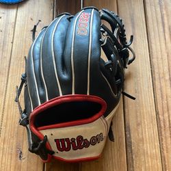 Wilson A2000 11.75 Inch Infield Baseball Glove