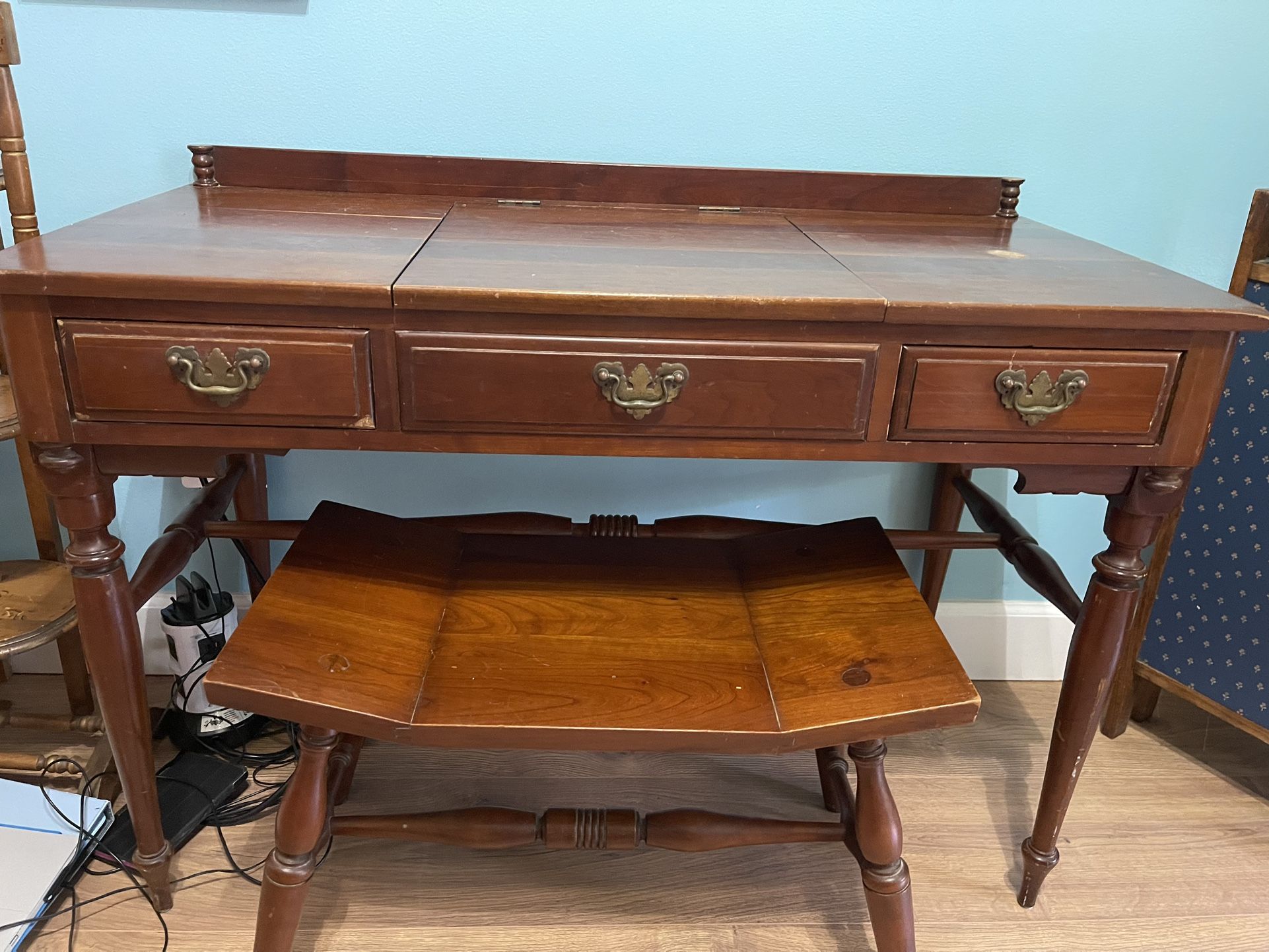 Antique Vanity Queen Anne Style Dark Stained Cherry Vanity