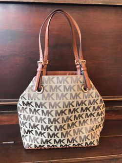 Michael Kors purse new with tags!!