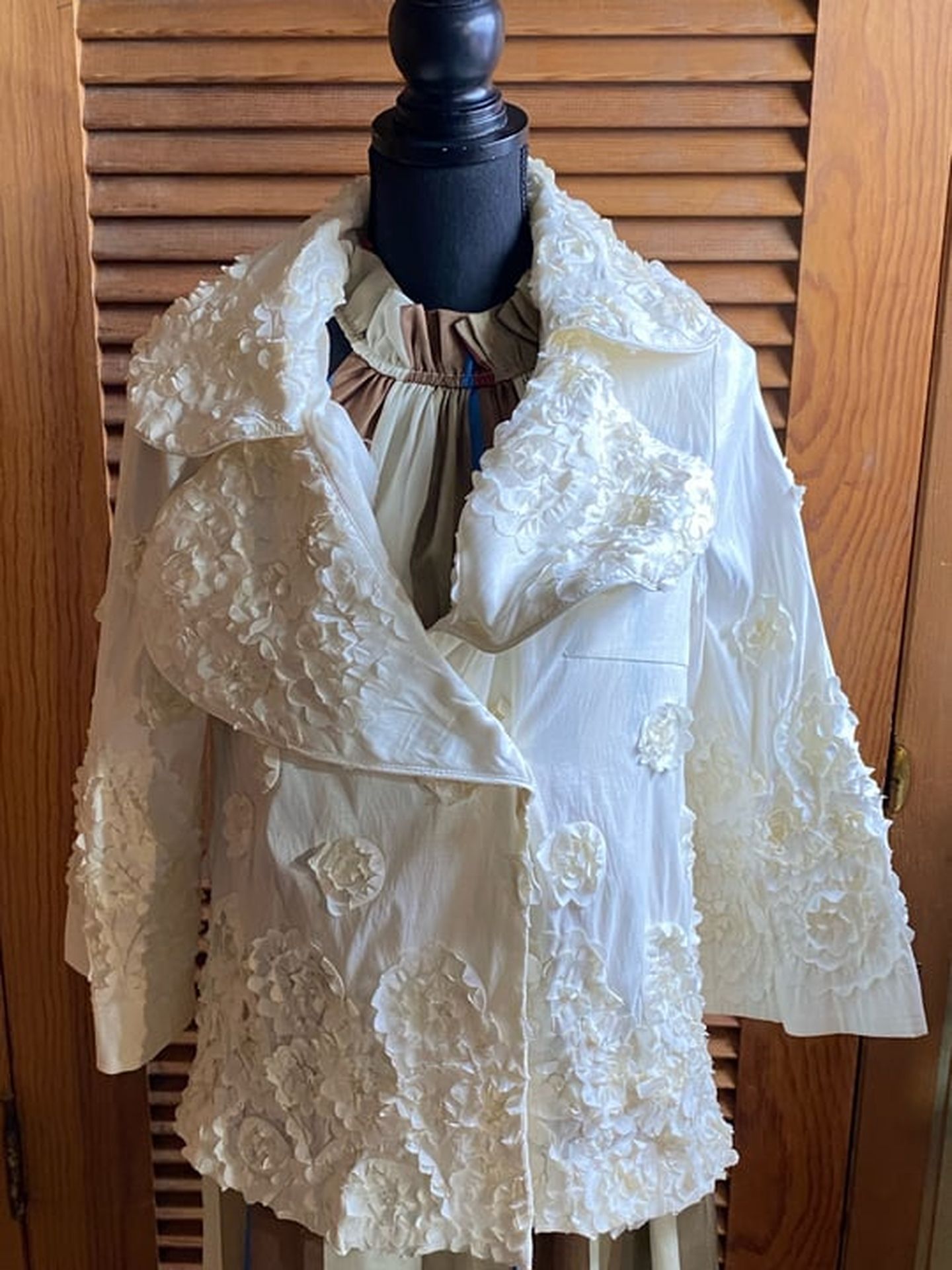 Embroidered Floral Jacket with Oversized Collar