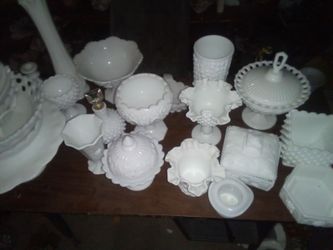 Vintage Milk glass set (cheap)