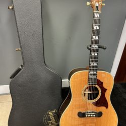 Gibson Songwriter Deluxe Acoustic Guitar W / Gibson Hard Case 