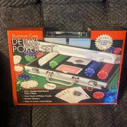 NEW IN BOX DELUXE 200 PIECE POKER SET IN ALUMINUM CASE NEW MAKE OFFER