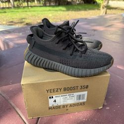 Yeezy Boost 350 V2