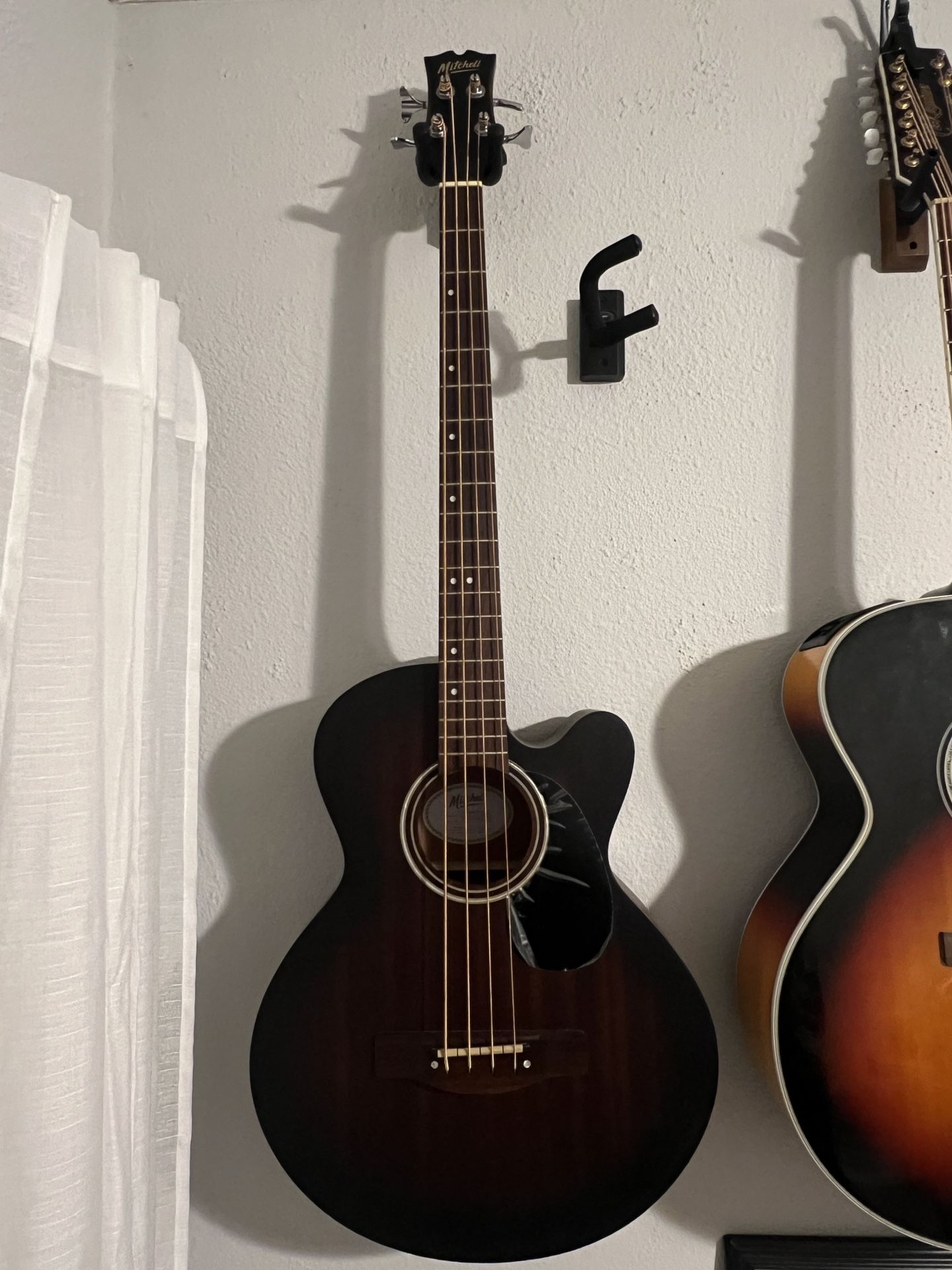 Mitchell Acoustic Bass/ Bajoloche