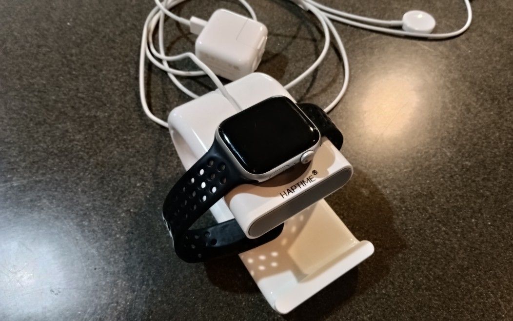 Apple Watch Series 5 unlocked - 44mm Aluminum and Ceramic Case (10N-X glass/ WR-50M)