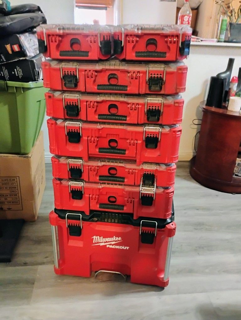 Milwaukee PACKOUT Modular Tool Box Storage System with Organizer