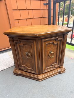 Beautiful Side Chest, Vintage Chest, Side Table, Bedside Piece, Pooja Pedastal
