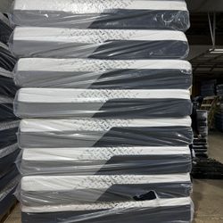 Nectar Luxe Hybrid Queen Mattress mattress outlet close out deals $299