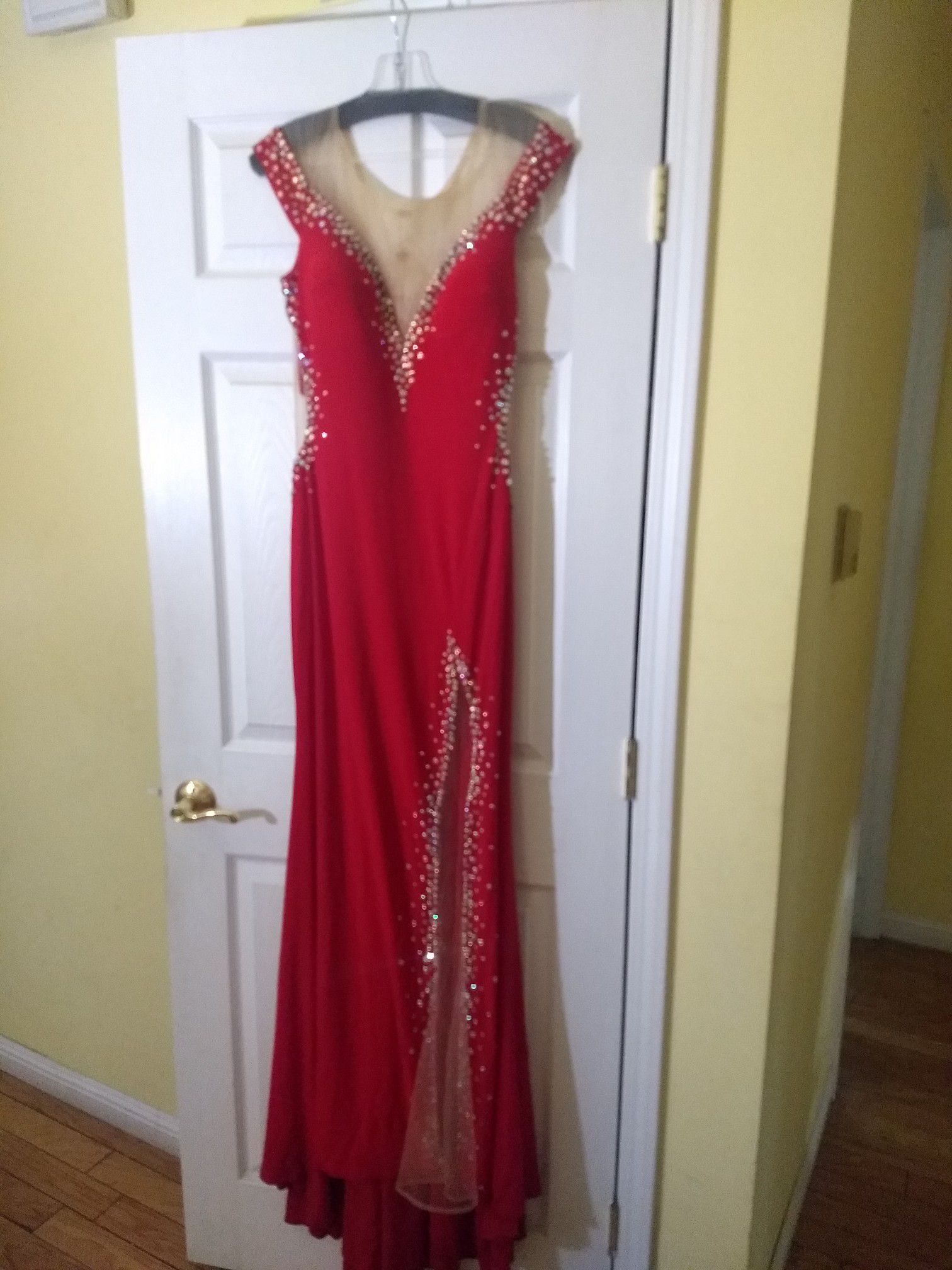 Red elegant prom dress