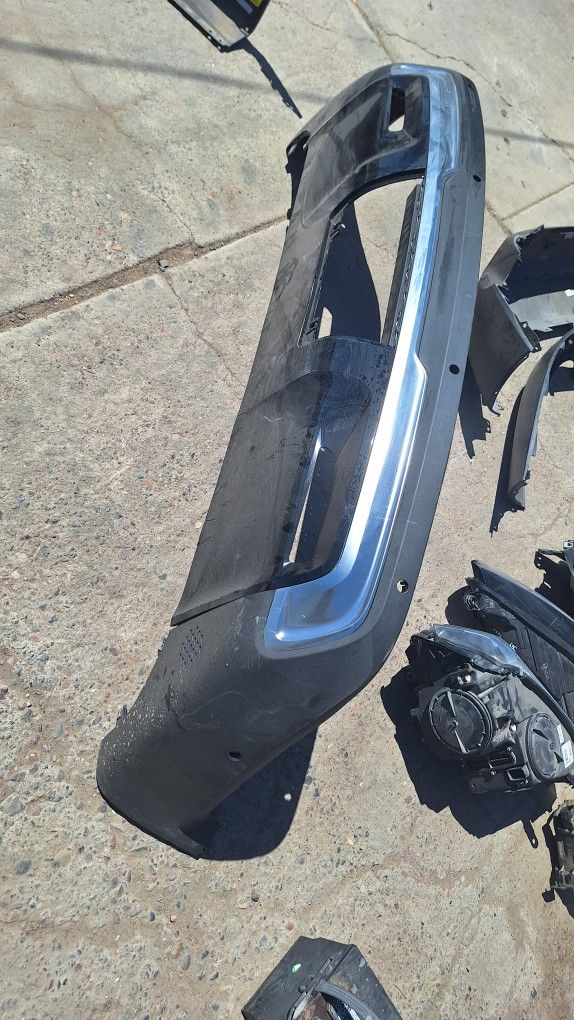 rivian R1S Rear bumper oem