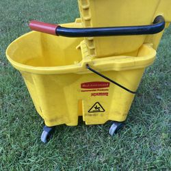 Rubbermaid Commercial Mop Bucket 