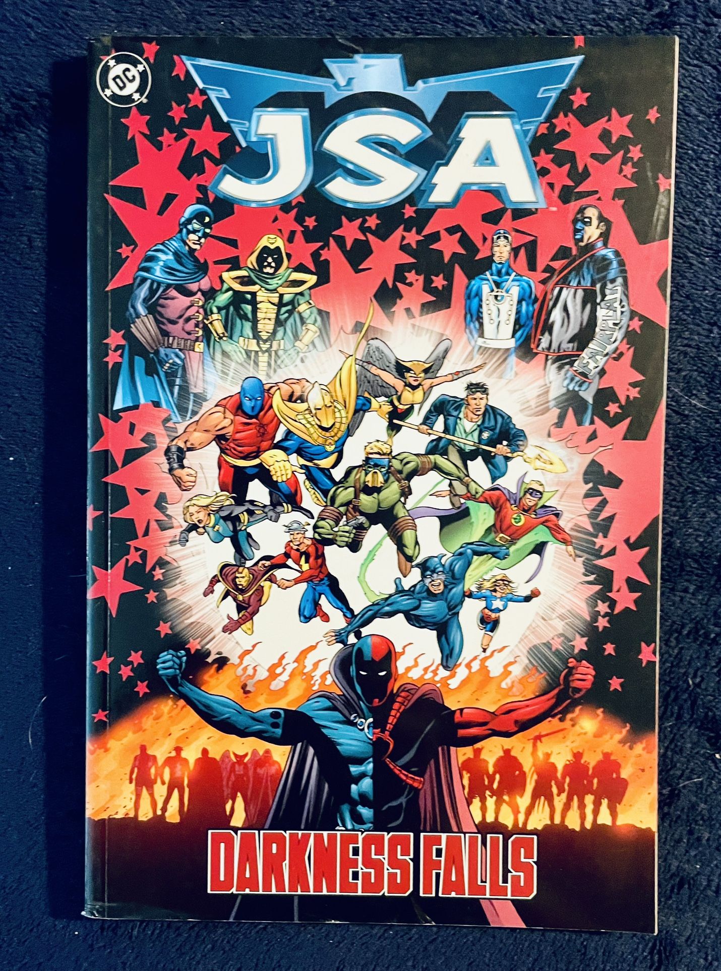 DC Comics JSA: Darkness Falls (2002) TP / VF/NM Condition First Printing