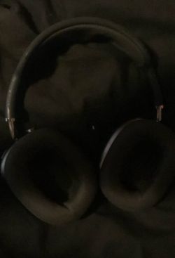 Apple big AirPods