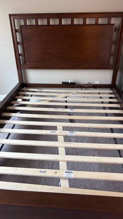 Queen platform bed