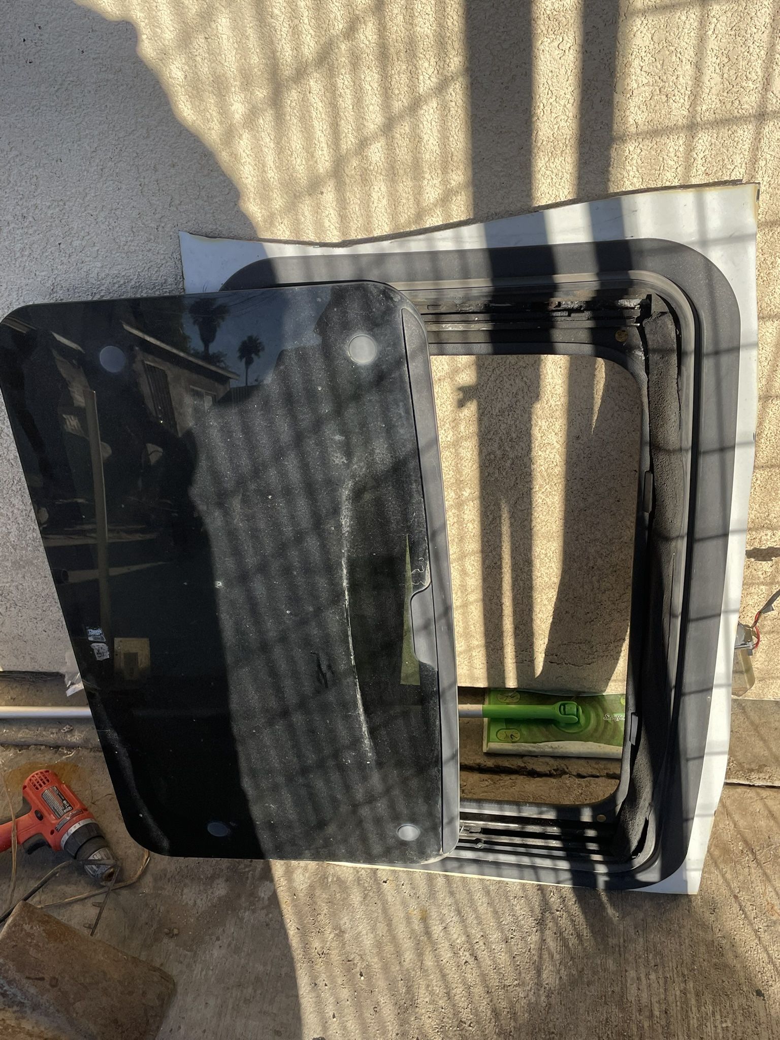 SUNROOF SPOILER UNIVERSAL  