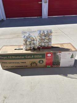 ($40 OBO) 7ft Christmas Tree