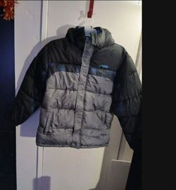 Boys Insulaed Winter Coat. Brand New w/ tags. Size: XLarge Boy's coats $30.