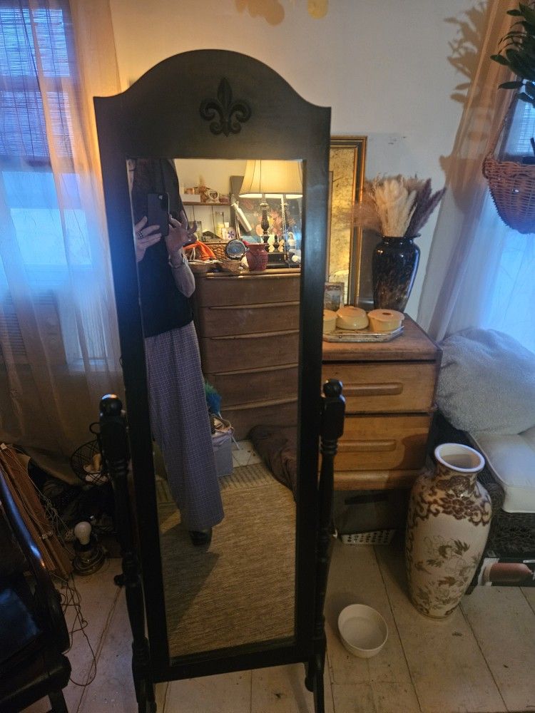 Darling Vtg.full Length Free Standing Mirror.
