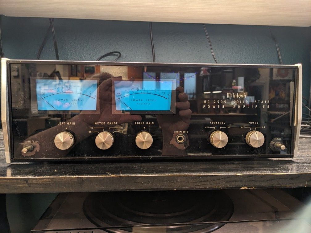 McIntosh MC 2505 Solid State Power Amplifier