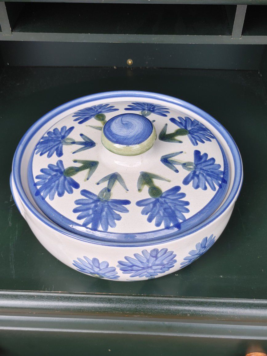 
Louisville Stoneware Blue Cornflower (Bachelor's Button) Pattern Lidded Casserole