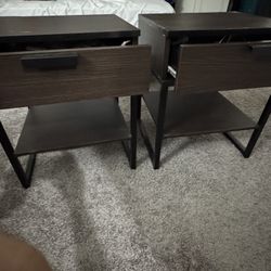 Set of 2 Modern Nightstands / Side Tables with Drawer 