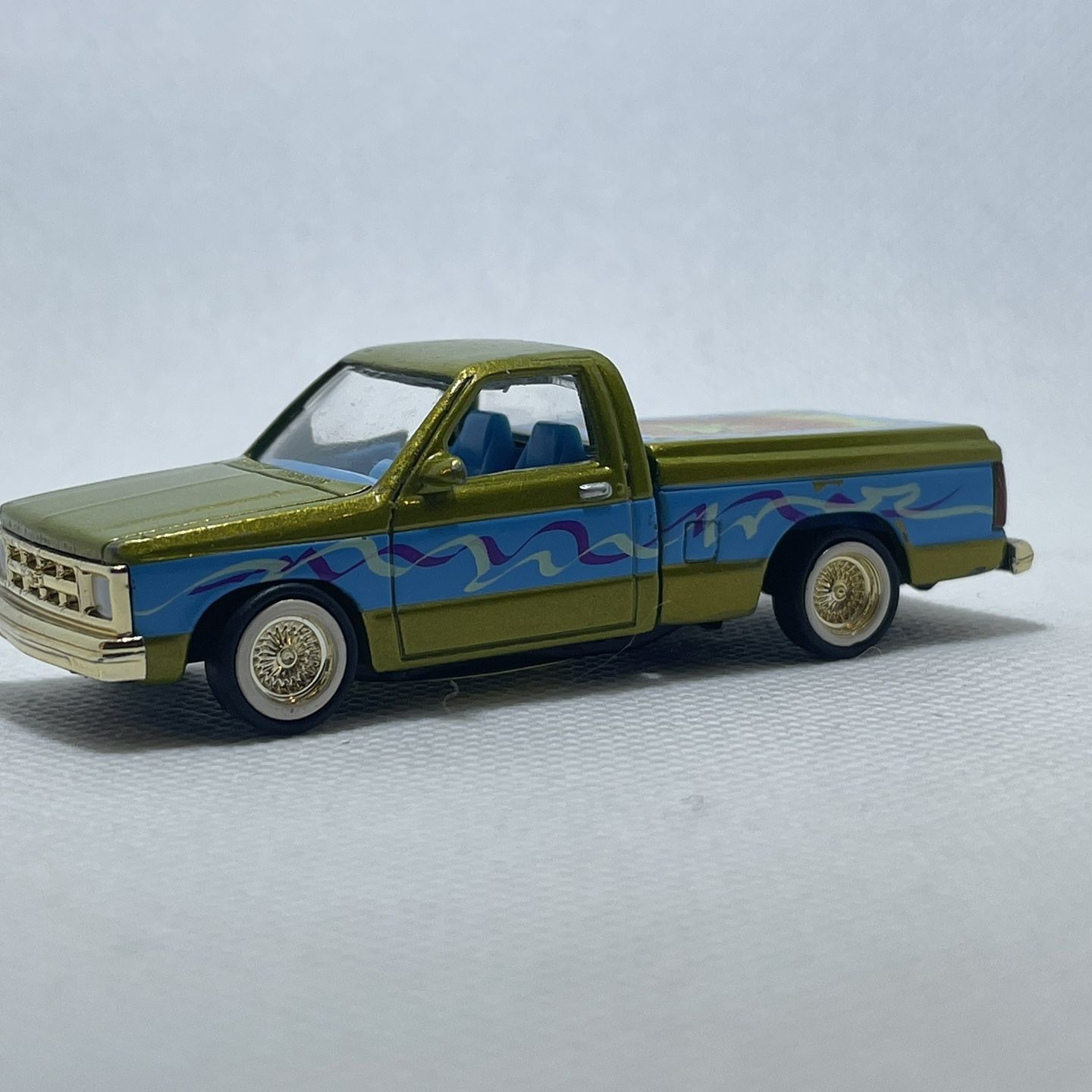 Revell Lowrider Chevy S-10 Bed Dancer for Sale in Inglewood, CA