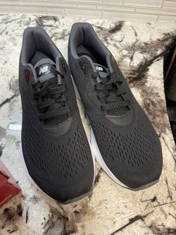 New Balance Mens Size 10