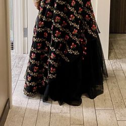 Black Pink Floral Embroidery Skirt