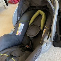 Like NEW Infant Carseat and 2 bases