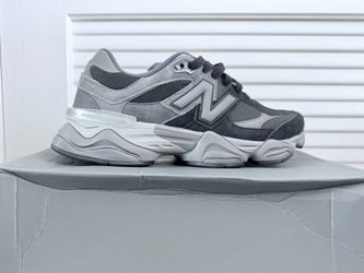 New Balance 9060 Men's Size 9.5