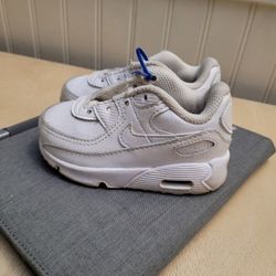 We Have Here White Air Nikes Size 4 In Kids