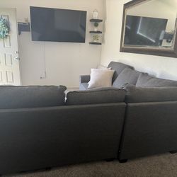 Sectional Couches 