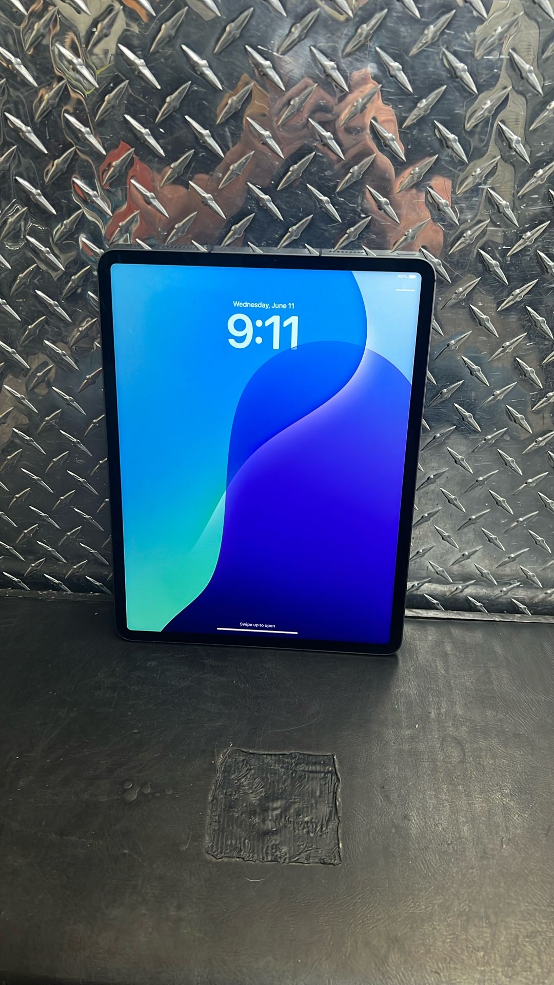 Apple iPad Pro 12.9 5th Gen A2379 1TB Tablet