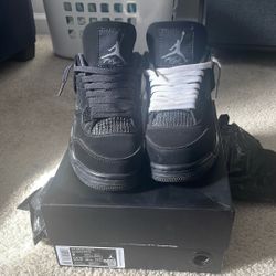 Black cat Jordan 4’s Size 9