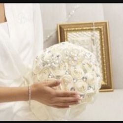 Bride/ Bridal / Bouquet / Wedding