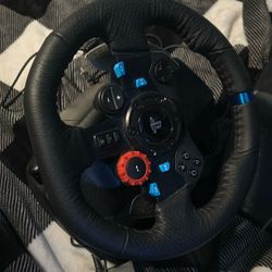 Driving Wheel And Pedals PS4 