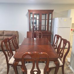 Broyhill Furniture 