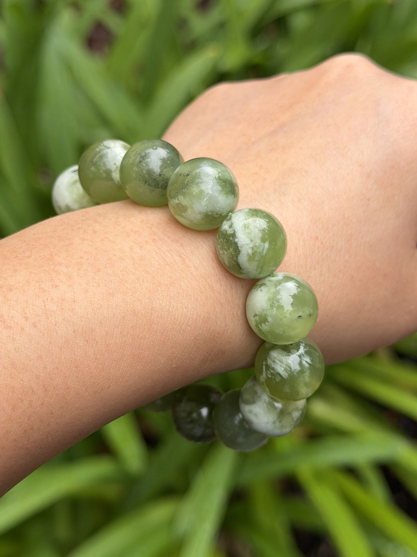 14mm Stretchable Green Xiuyu Jade Bracelet