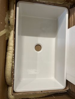 Brand New Fireclay Farmhouse/Apron sink