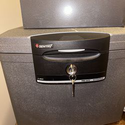 2 Older Safes With Keys And Lock Box With Key $30