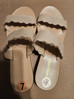 Sophia Milano Tan Sandals Size 7