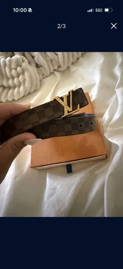 Woman’s LV belt