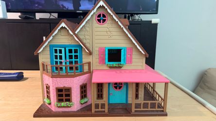 kids dollhouse with furniture